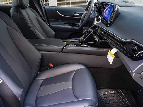 New 2026 Toyota Mirai RWD image 21