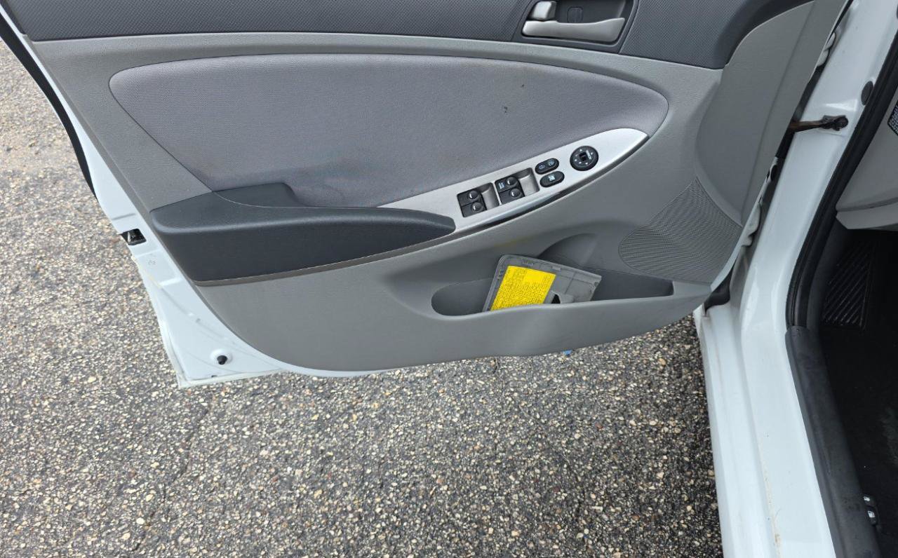 Used 2017 Hyundai Accent SE FWD image 12