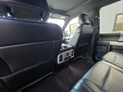 Used 2017 Ford F150 Lariat w/ Equipment Group 502A Luxury AWD/4WD image 9