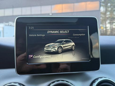 Used 2017 Mercedes-Benz GLA 250 4MATIC image 32