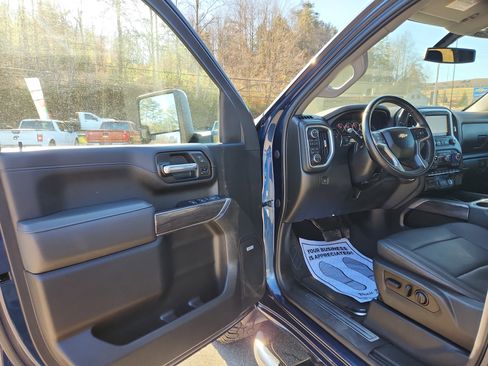 Used 2023 Chevrolet Silverado 2500 LTZ w/ LTZ Plus Package image 22