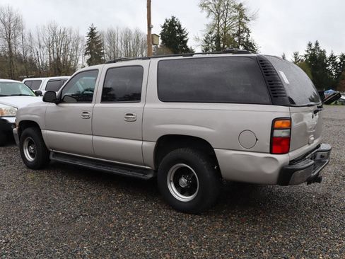 Used 2004 Chevrolet Suburban LT w/ Preferred Equipment Group image 3