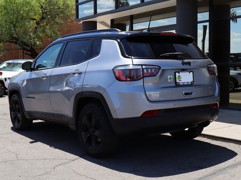Used 2020 Jeep Compass Latitude FWD image 9