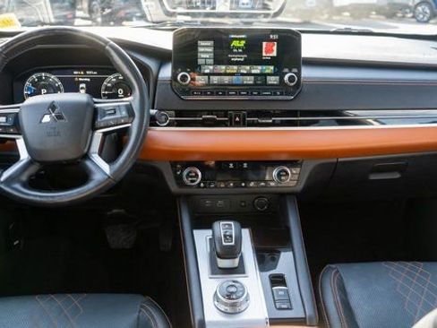 Used 2022 Mitsubishi Outlander SEL AWD/4WD image 17
