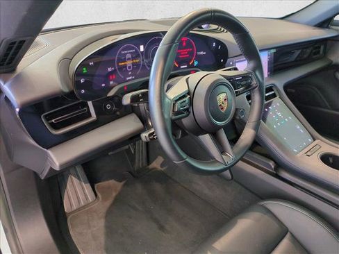 Used 2024 Porsche Taycan image 10
