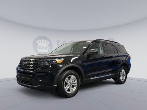 Used 2024 Ford Explorer XLT AWD/4WD image 1