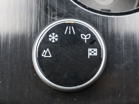 Used 2023 Nissan Rogue SV image 11