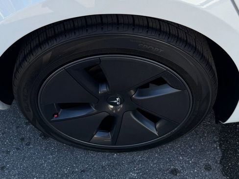 Used 2021 Tesla Model 3 Standard Range Plus image 24