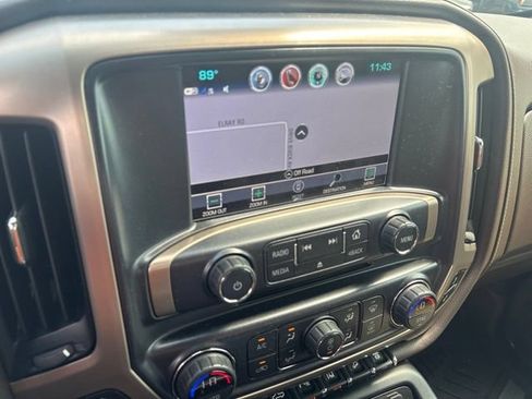Used 2018 GMC Sierra 2500 Denali w/ Duramax Plus Package AWD/4WD image 12