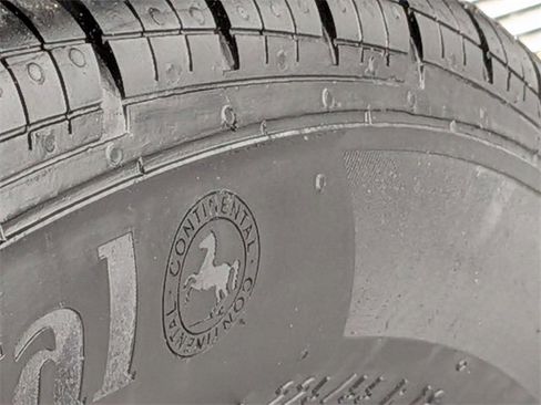 Used 2024 Jeep Compass Limited image 9