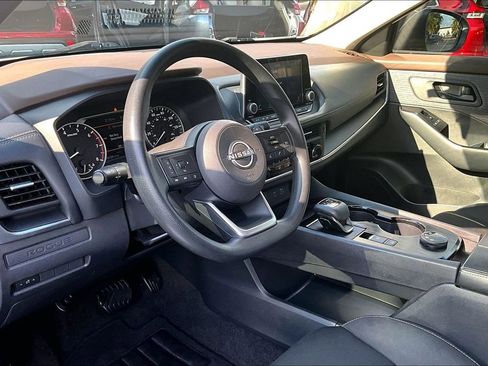 Used 2023 Nissan Rogue S image 15