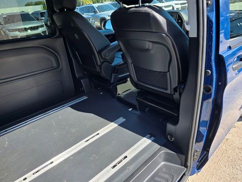 Used 2023 Mercedes-Benz Metris Passenger image 30