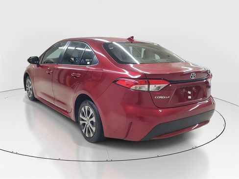 Used 2022 Toyota Corolla LE image 5