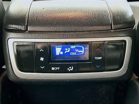 Used 2018 Toyota Highlander LE image 22