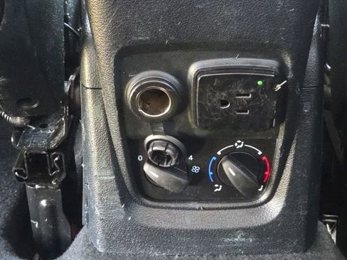 Used 2022 Ford Transit Connect XLT FWD image 18