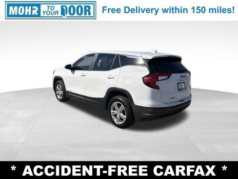 Used 2024 GMC Terrain SLE image 3