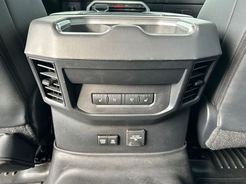 Used 2024 Toyota Tundra Platinum AWD/4WD image 28