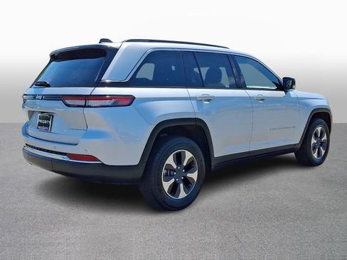 Used 2024 Jeep Grand Cherokee Limited 4xe AWD/4WD image 4