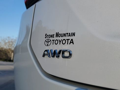 Used 2023 Honda Pilot Elite image 8