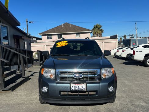 Used 2012 Ford Escape XLT image 2