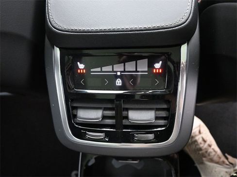Used 2025 Volvo XC90 T8 Ultra image 35