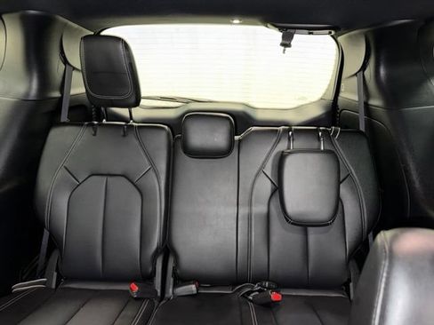 Used 2025 Chrysler Pacifica Select FWD image 18