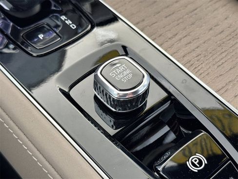 New 2026 Volvo XC90 B6 Plus w/ Protection Package Premier image 23