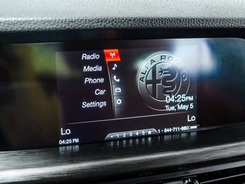 Used 2019 Alfa Romeo Stelvio RWD image 25