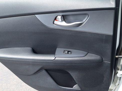 Used 2021 Kia Forte LXS FWD image 12