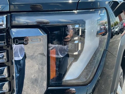Used 2024 GMC Sierra 3500 Denali Ultimate AWD/4WD image 13
