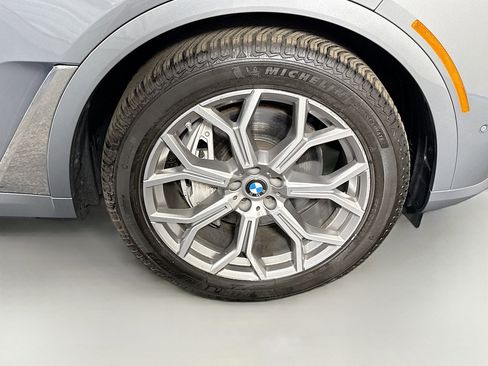 Used 2023 BMW X7 xDrive40i w/ Premium Package AWD/4WD image 32