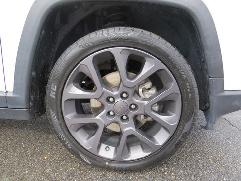 Certified 2021 Jeep Compass Latitude image 10