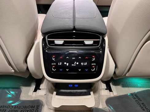 Used 2023 Mercedes-Benz EQS 580 4MATIC Sedan image 14