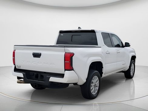 Used 2024 Toyota Tacoma SR5 w/ SR5 Upgrade Package AWD/4WD image 5