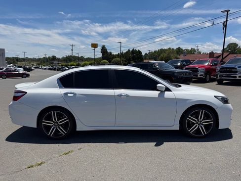 Used 2016 Honda Accord Sport image 2