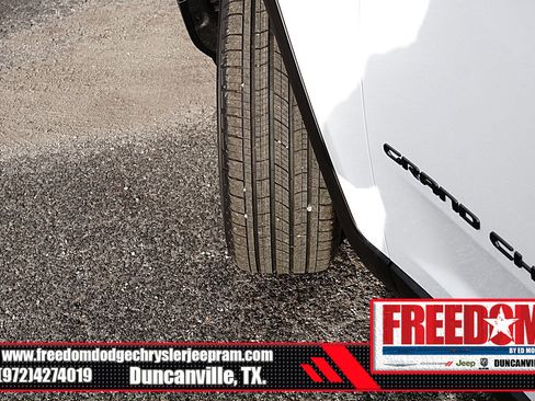 New 2025 Jeep Grand Cherokee L Altitude image 45