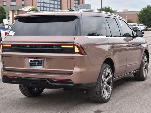 New 2026 Lincoln Navigator Black Label AWD/4WD image 7