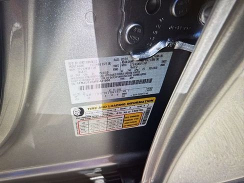 Used 2024 Ford Expedition XLT image 28