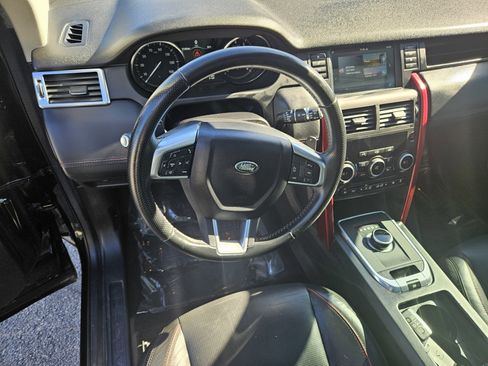 Used 2017 Land Rover Discovery Sport HSE image 9