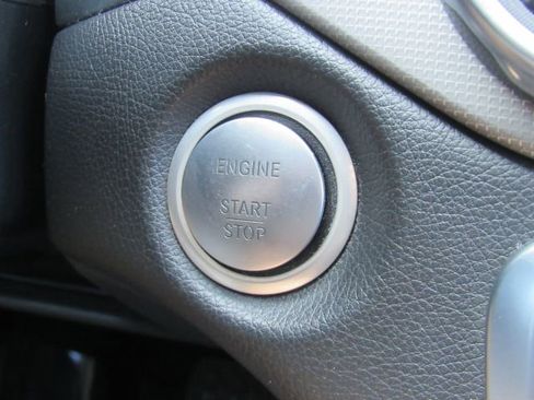 Used 2020 Mercedes-Benz GLA 250 w/ Premium Package image 43