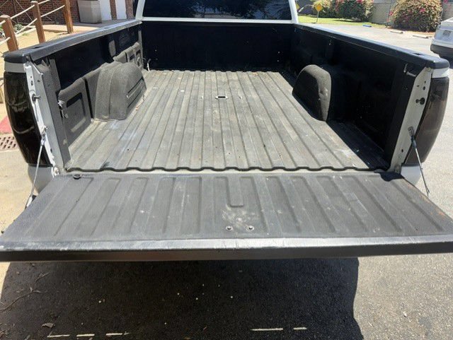 Used 2006 GMC Sierra 3500 SLT w/ Heavy-Duty Power Package AWD/4WD image 34