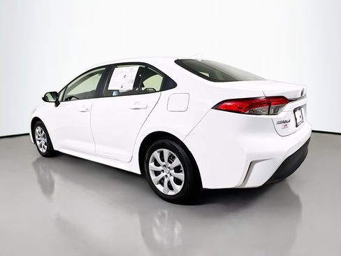Used 2025 Toyota Corolla LE image 8