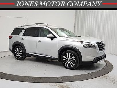 Used 2025 Nissan Pathfinder Platinum w/ Cargo Package