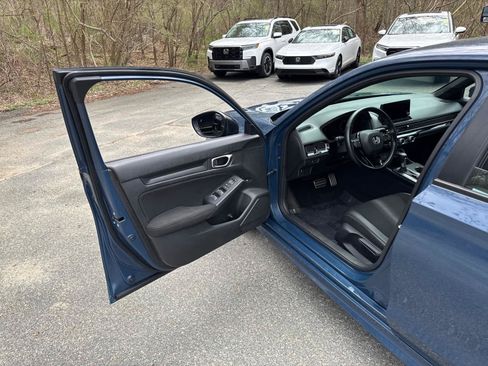 Used 2025 Honda Civic Sport image 6