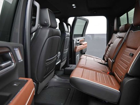 New 2025 GMC Sierra 3500 Denali Ultimate image 14