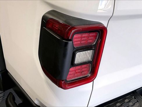Used 2026 Jeep Gladiator Rubicon AWD/4WD image 33