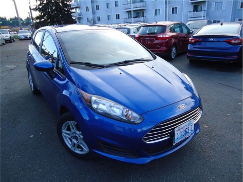 Used 2018 Ford Fiesta SE image 4