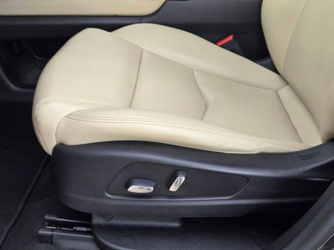 Used 2017 Cadillac XT5 FWD w/ LPO, Wheel Lock Package image 22