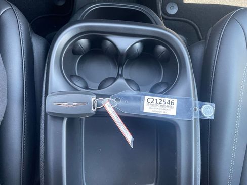 New 2026 Chrysler Pacifica Select image 16