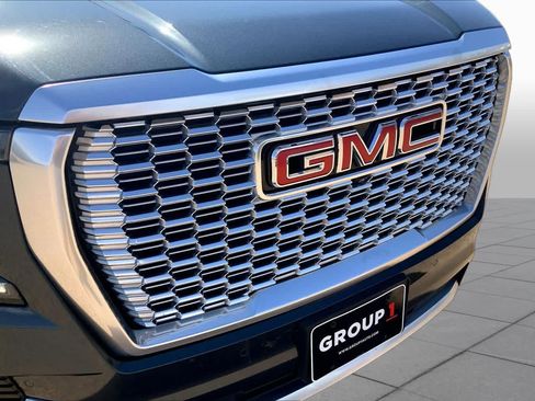 Used 2021 GMC Yukon Denali w/ Denali Premium Package AWD/4WD image 37